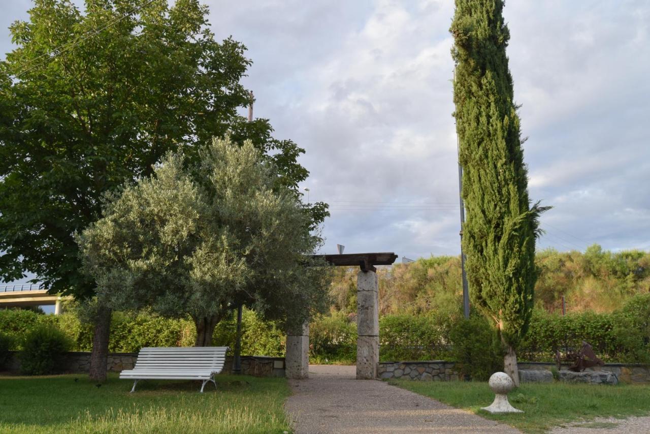 Hotel Las Casitas Del Jardin Tudela de Duero Bagian luar foto
