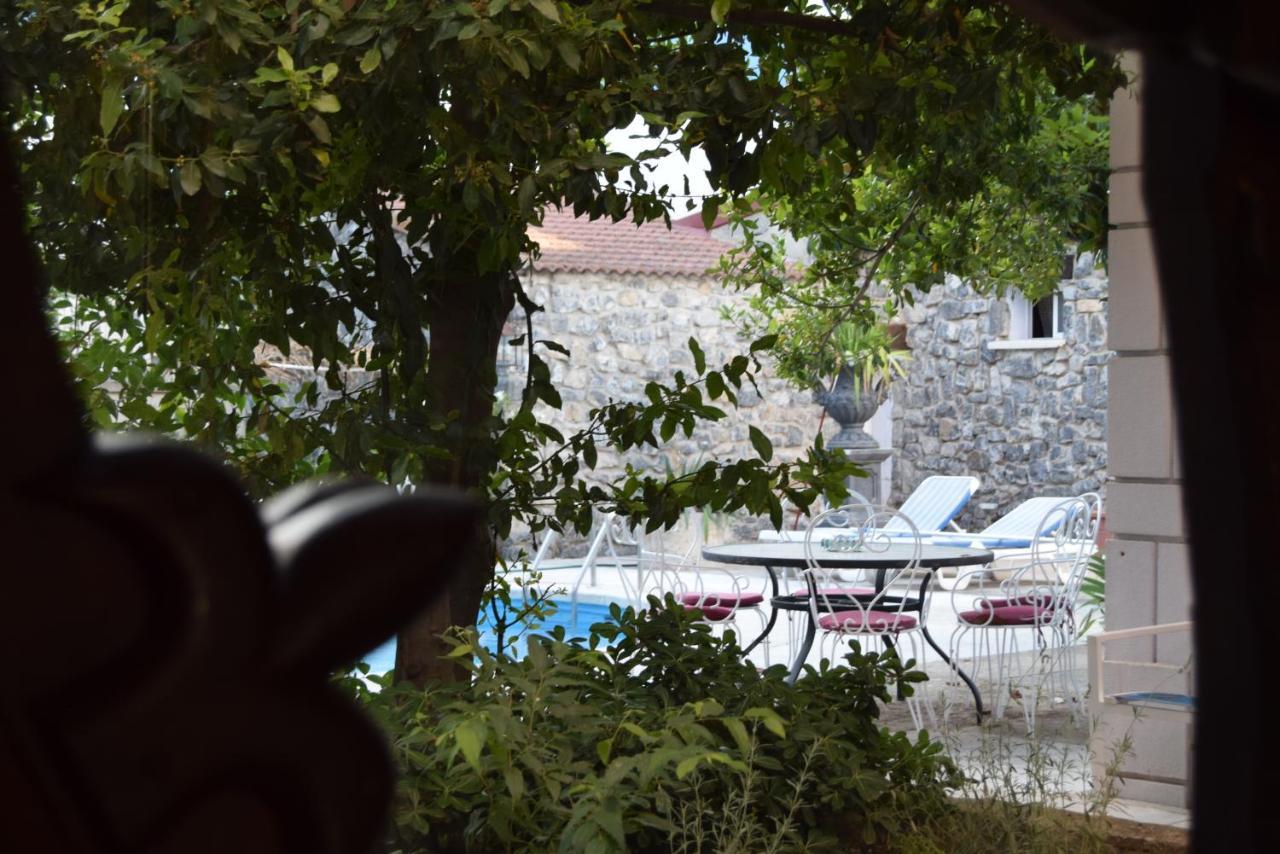 Hotel Las Casitas Del Jardin Tudela de Duero Bagian luar foto