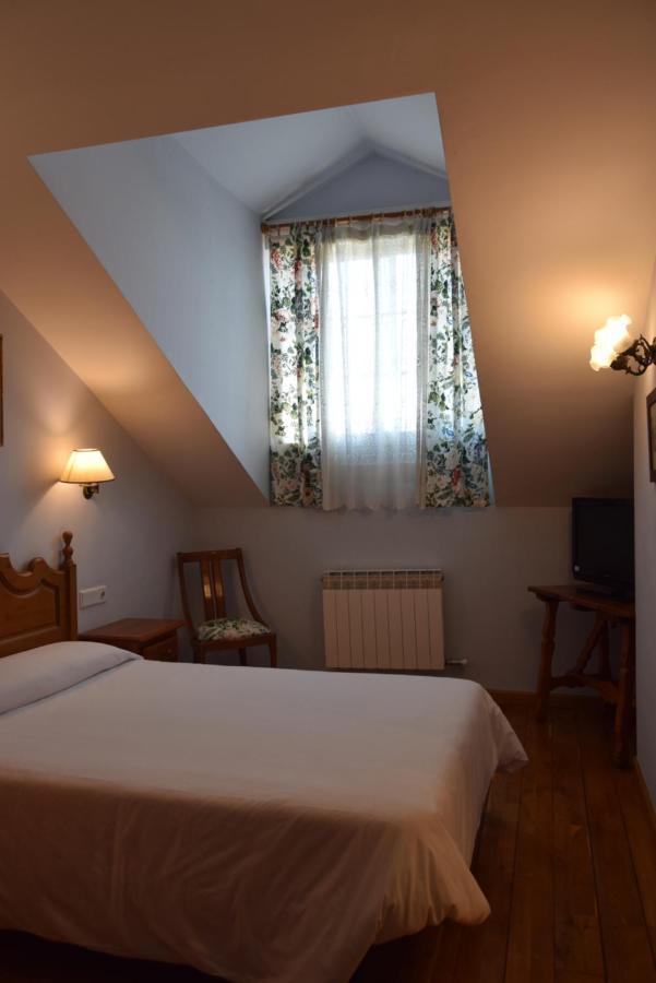 Hotel Las Casitas Del Jardin Tudela de Duero Bagian luar foto