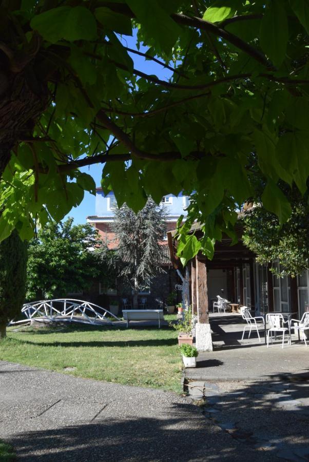Hotel Las Casitas Del Jardin Tudela de Duero Bagian luar foto